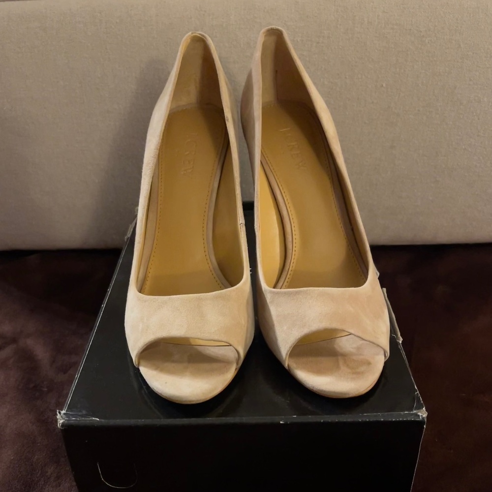 J. CREW Olive Peep-Toe Tan Suede Pumps Size 7.5